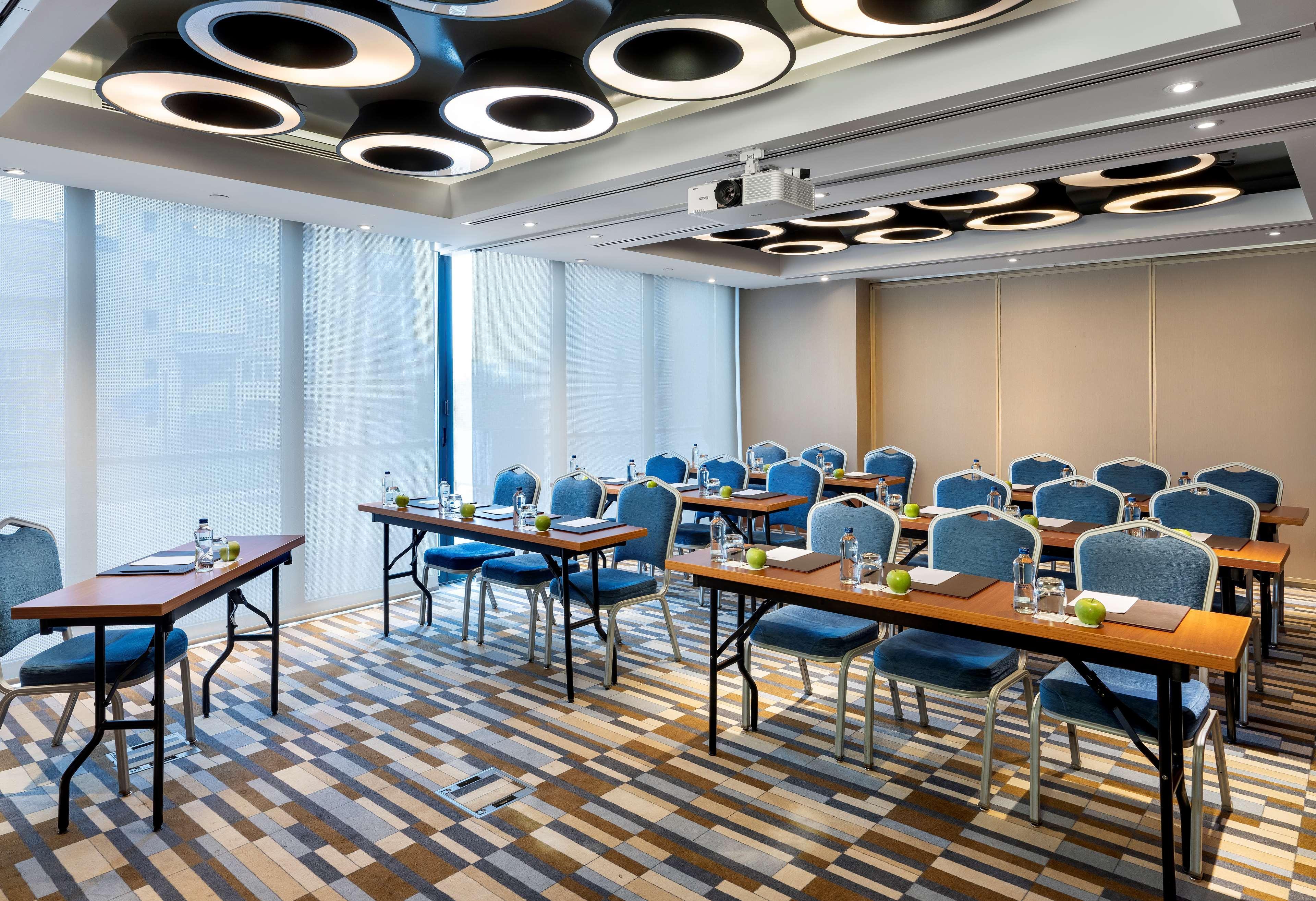 Radisson Blu Hotel Istanbul Asia ภายนอก รูปภาพ Meeting room