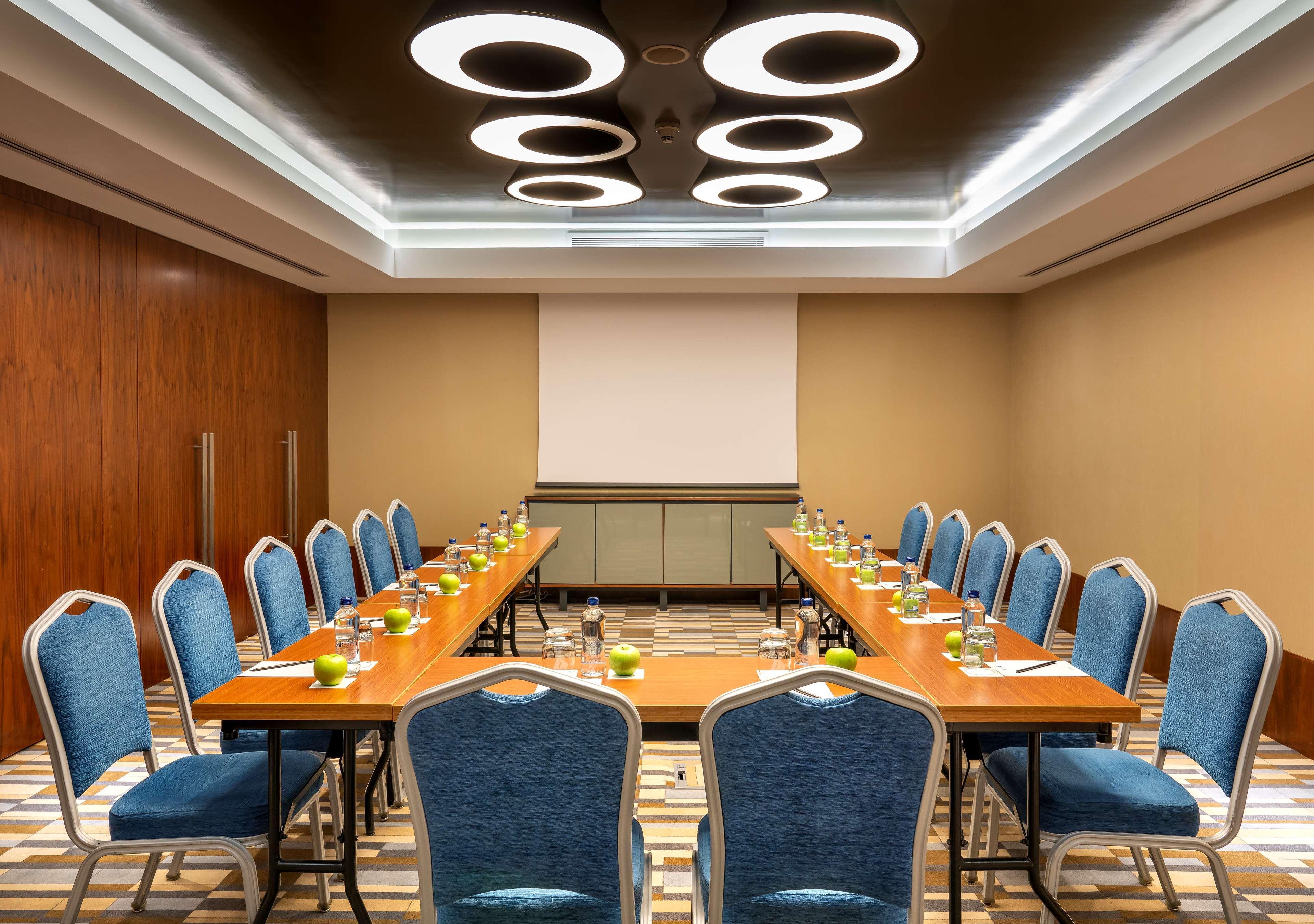 Radisson Blu Hotel Istanbul Asia ภายนอก รูปภาพ Meeting room