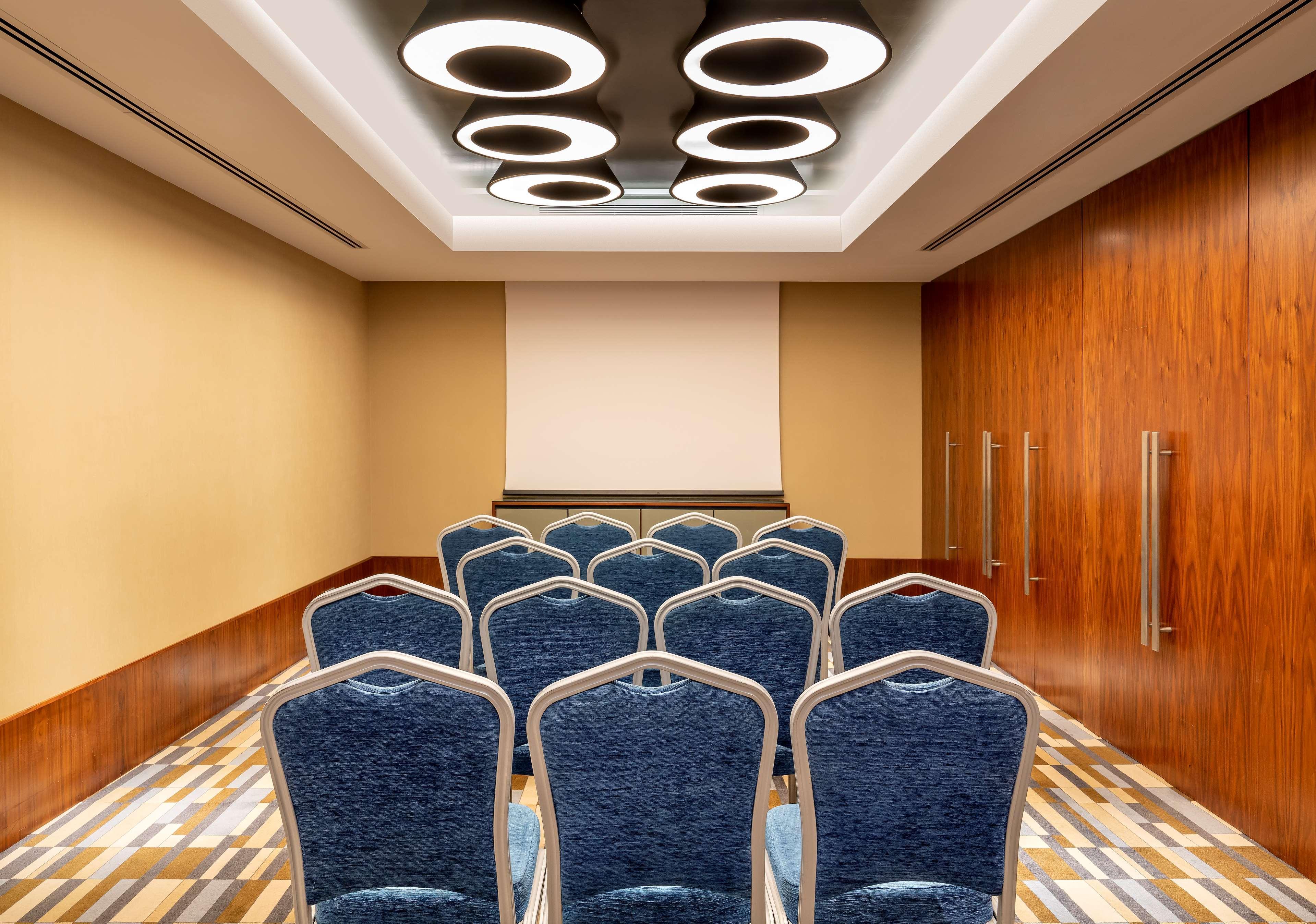 Radisson Blu Hotel Istanbul Asia ภายนอก รูปภาพ Meeting room