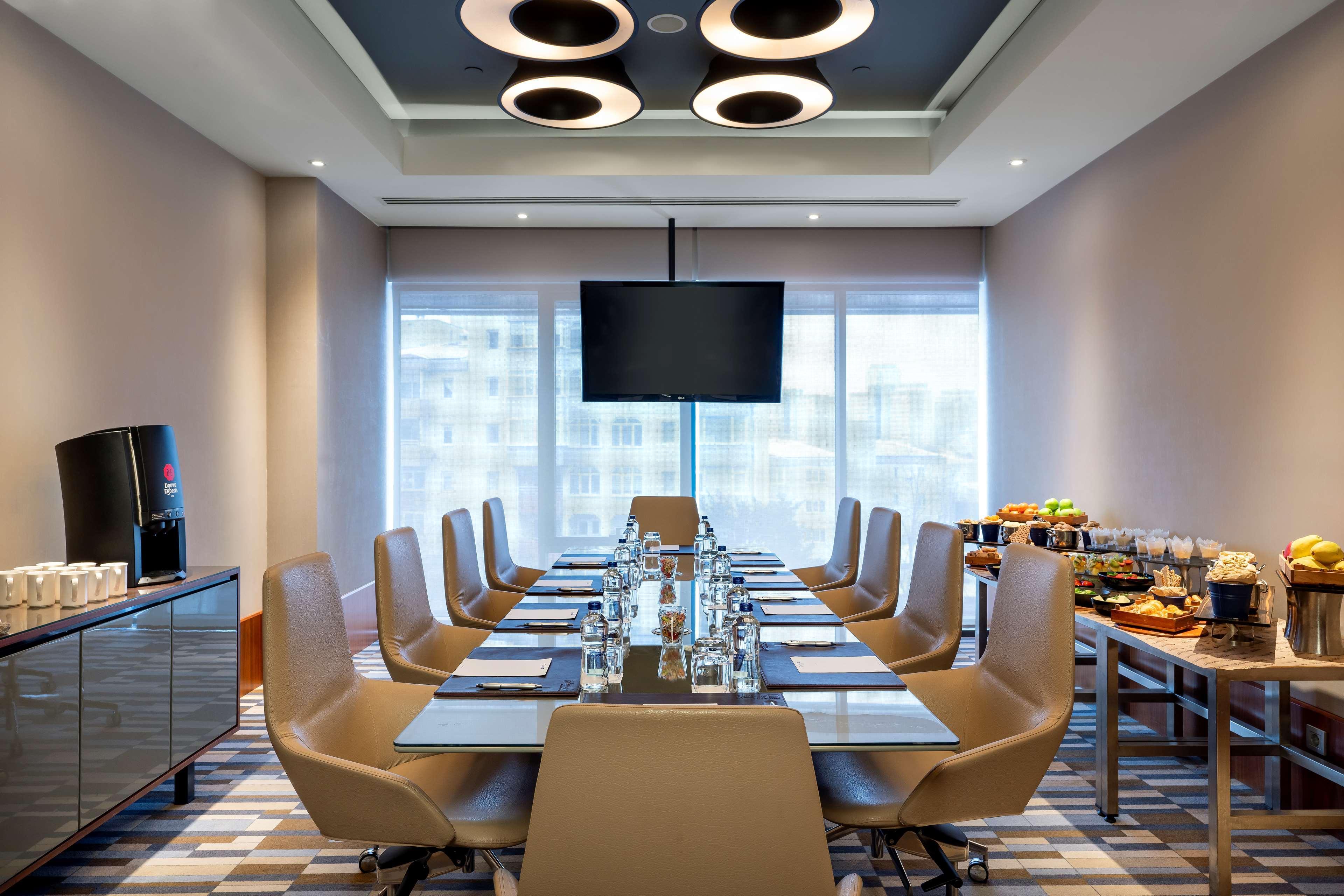Radisson Blu Hotel Istanbul Asia ภายนอก รูปภาพ Meeting room