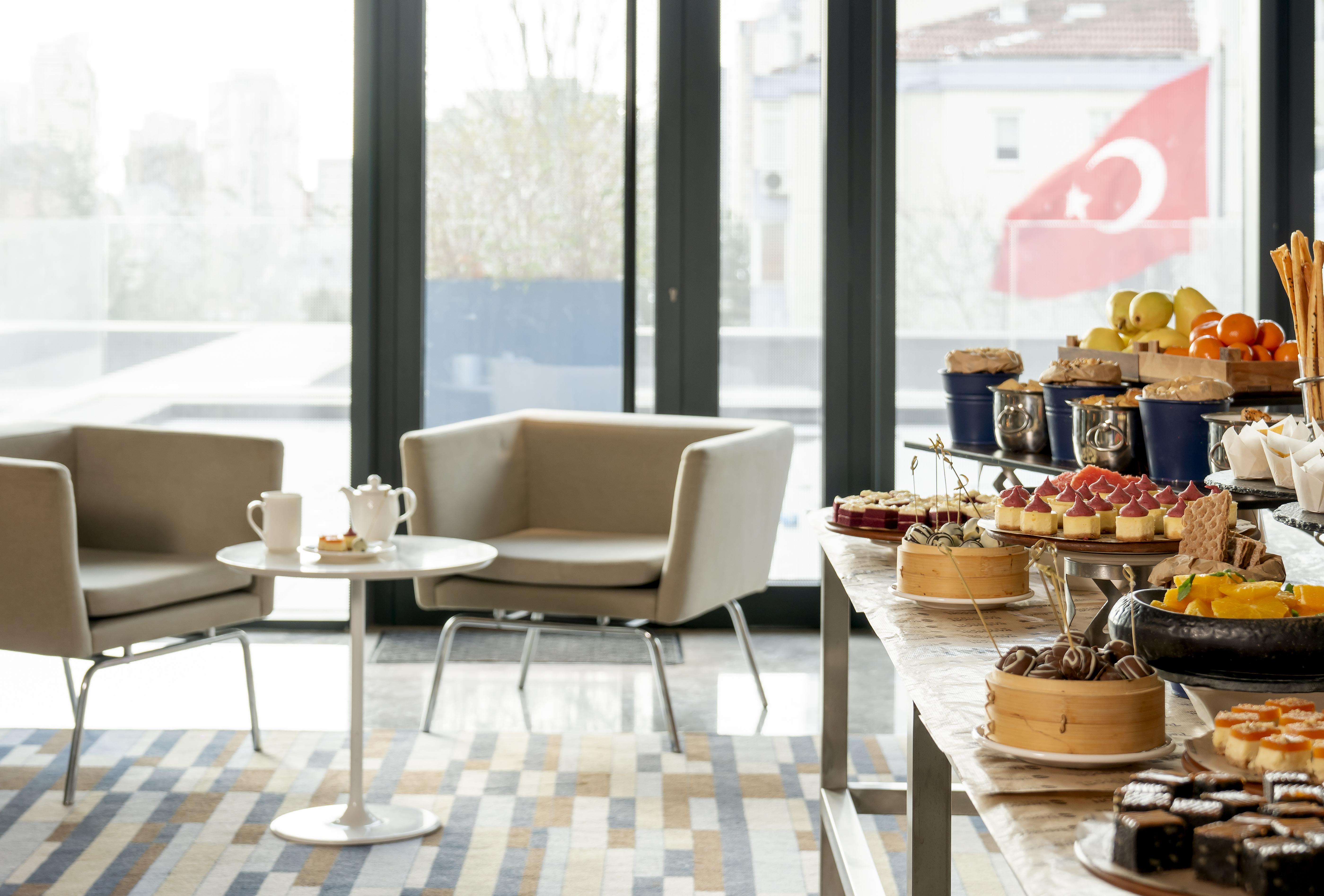 Radisson Blu Hotel Istanbul Asia ภายนอก รูปภาพ The Swiss lounge at Zurich Airport