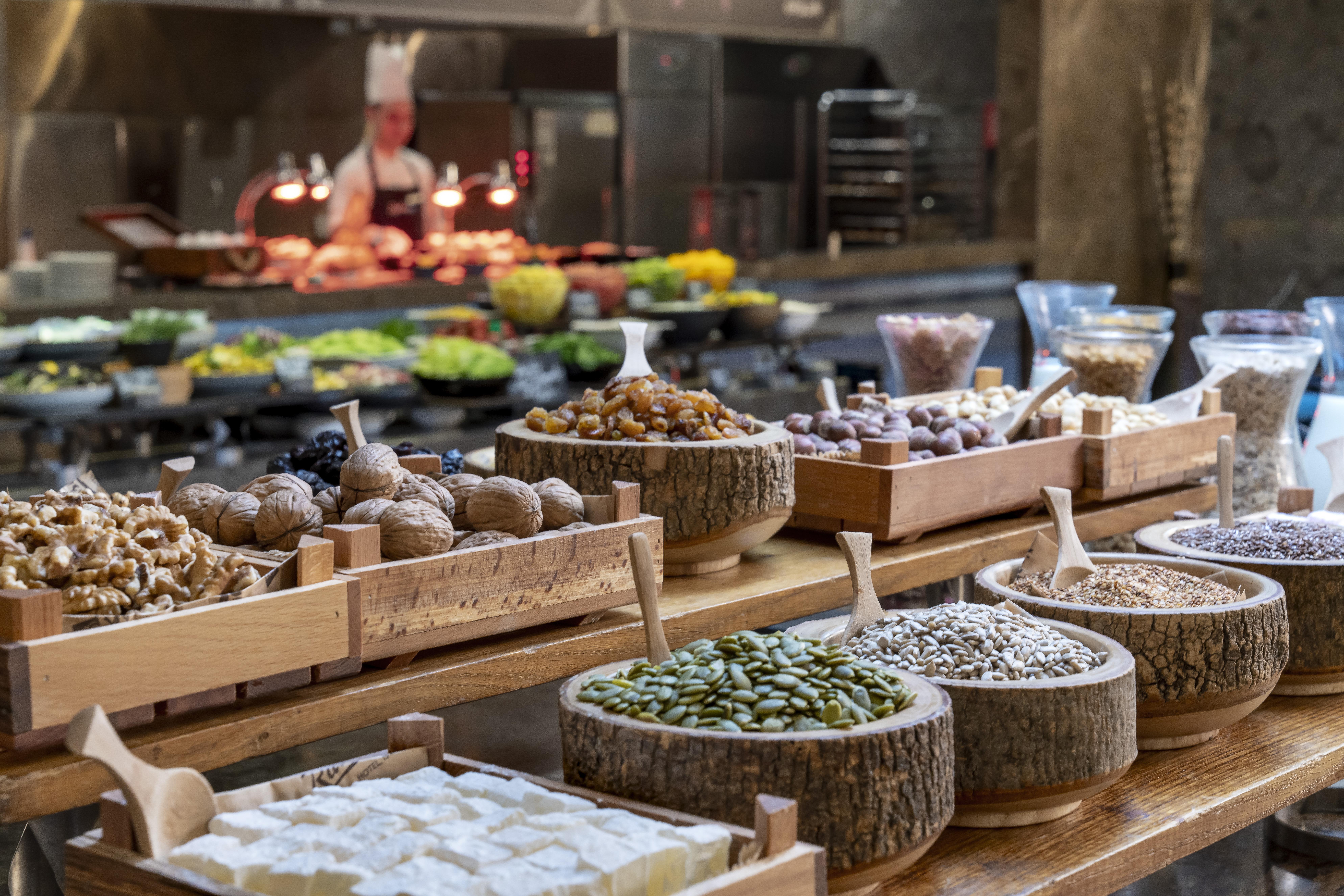 Radisson Blu Hotel Istanbul Asia ภายนอก รูปภาพ A selection of dried fruits and nuts at a buffet