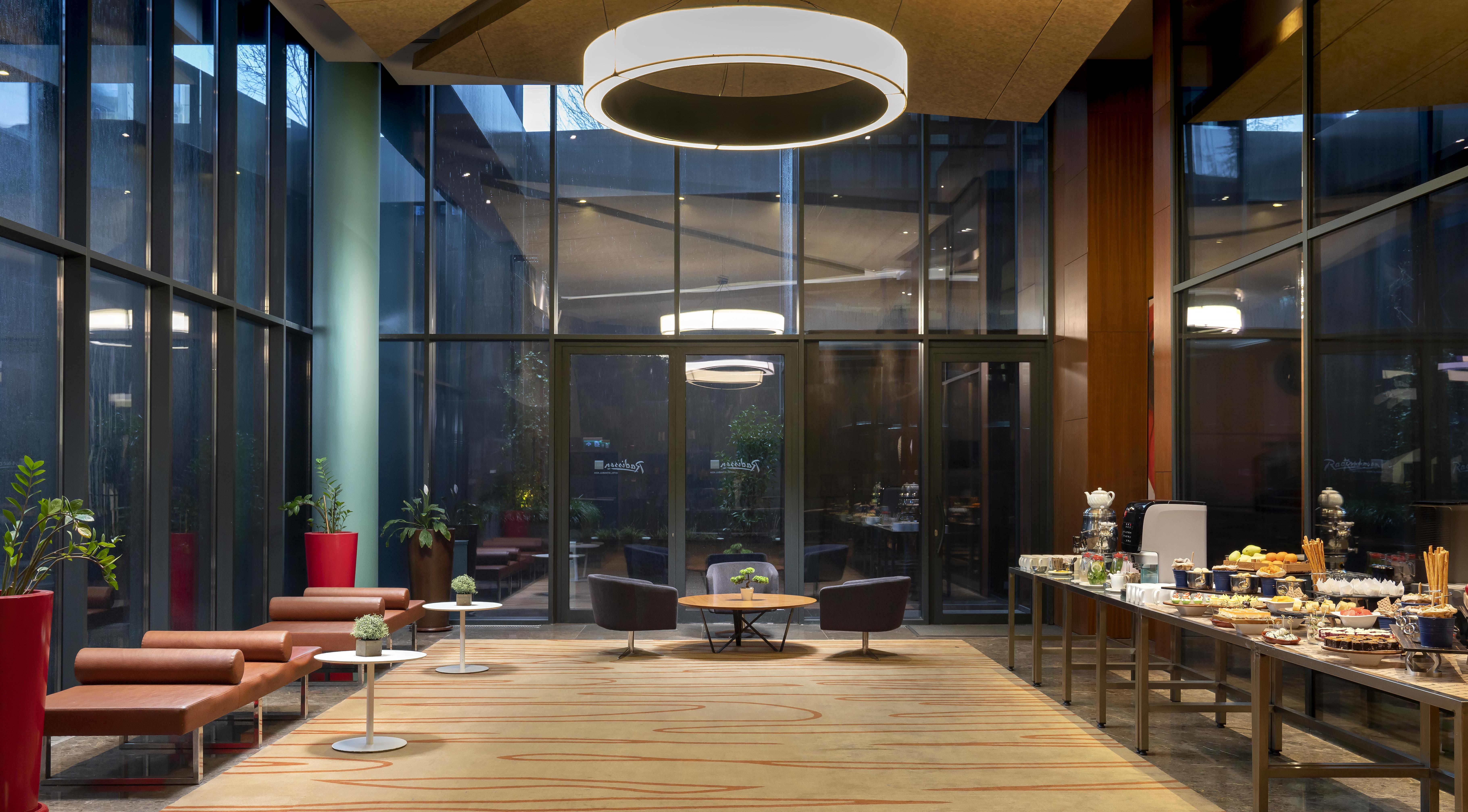Radisson Blu Hotel Istanbul Asia ภายนอก รูปภาพ Interior of the National Museum of the United States Army